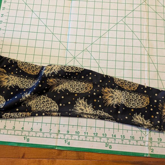 NWOT CVG Fineapple Capri leggings XS pockets - Picture 7 of 7